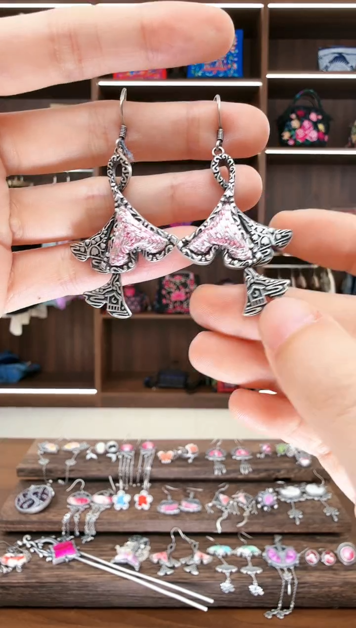 【闪购商品】织绣114蚩梦苗族古绣