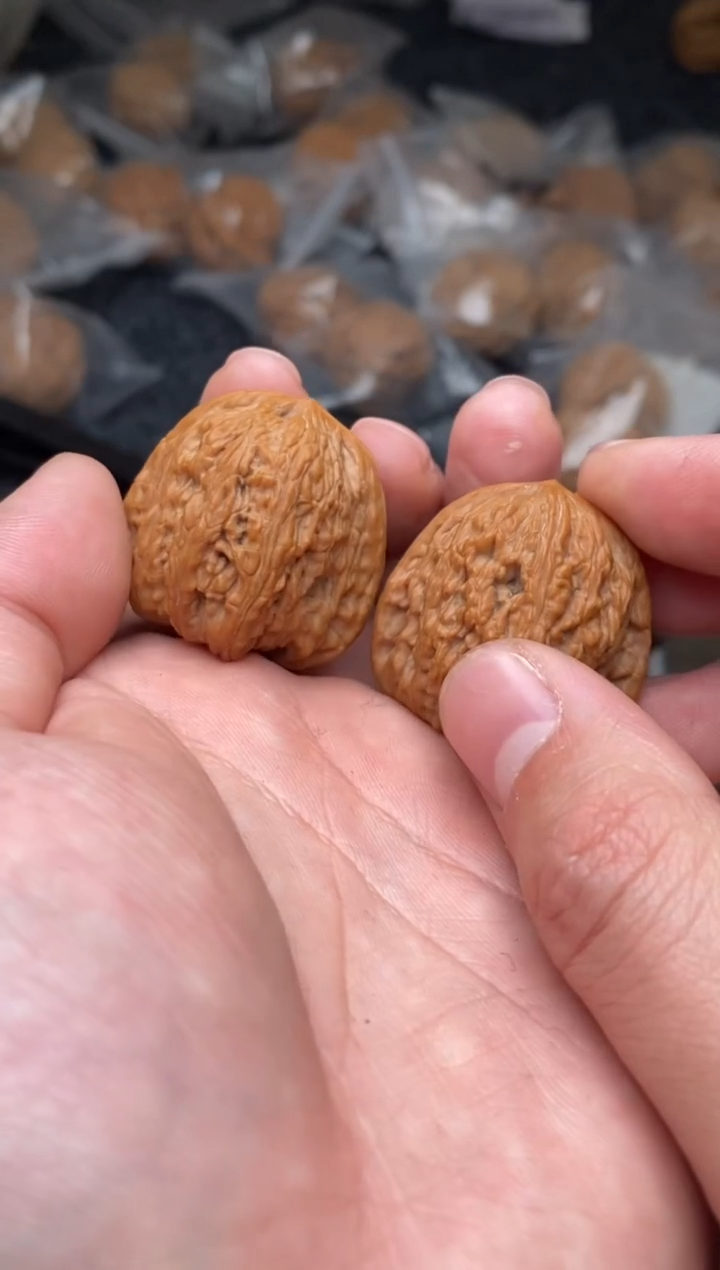 【闪购商品】文玩核桃把件G129号32尺密纹