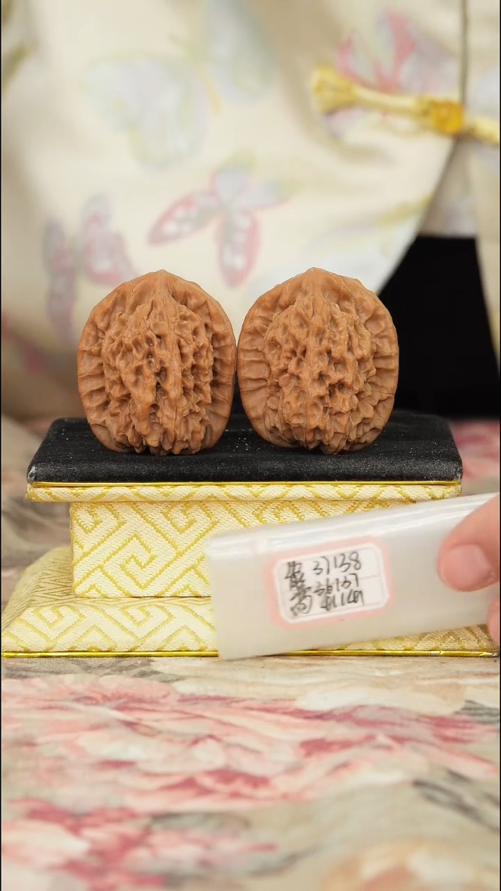 【闪购商品】文玩核桃把件非嫁接马老四