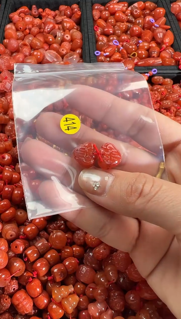 【闪购商品】南红玛瑙颈饰未镶嵌1