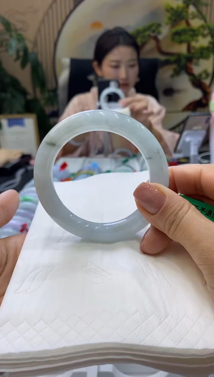 【闪购商品】翡翠手镯未镶嵌99903796