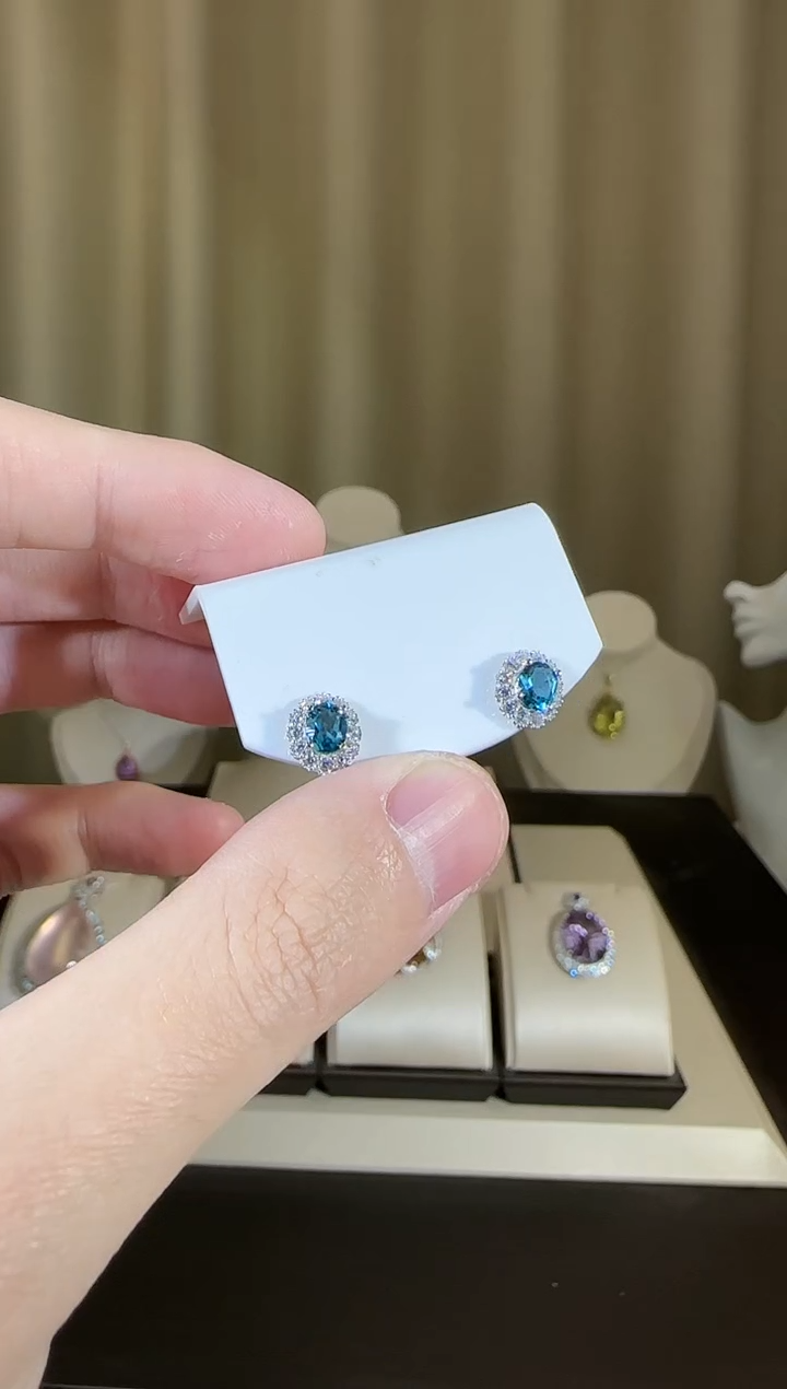 【闪购商品】托帕石耳饰银S925镶嵌3*5mm耳钉