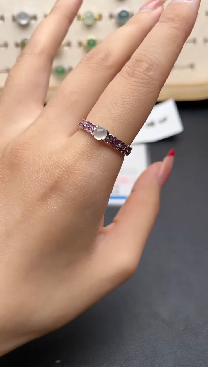 【闪购商品】翡翠戒指银S925镶嵌一物一证一礼盒