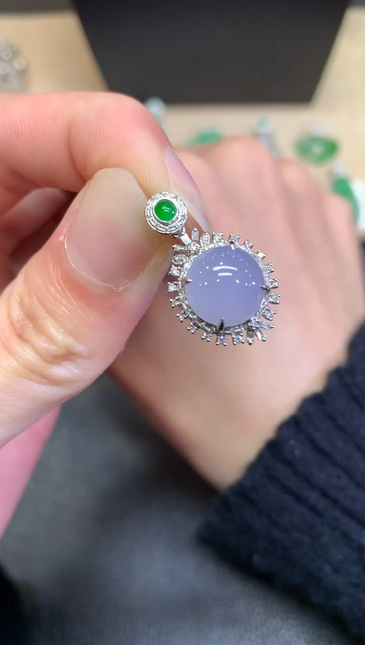 【闪购商品】翡翠颈饰18K金镶嵌蛋面【无服务费】