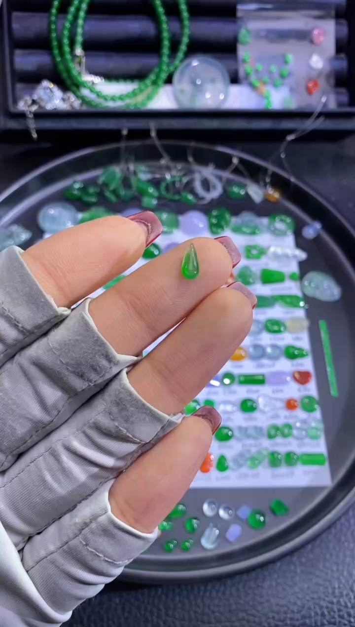 未镶嵌挂件翡翠水滴