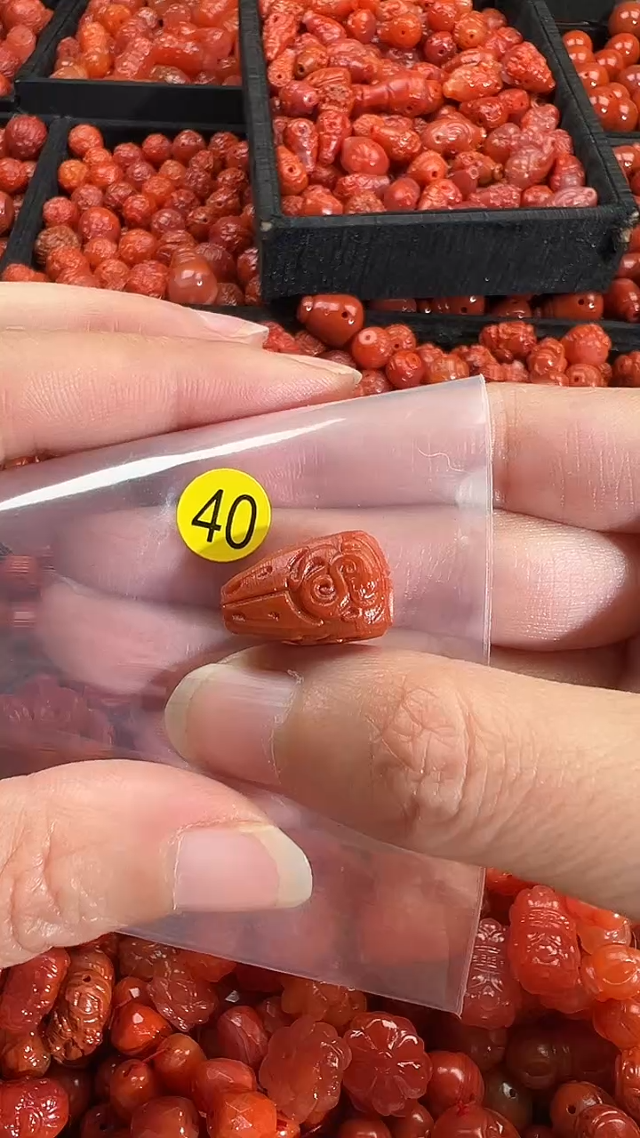 颈饰未镶嵌南红玛瑙1