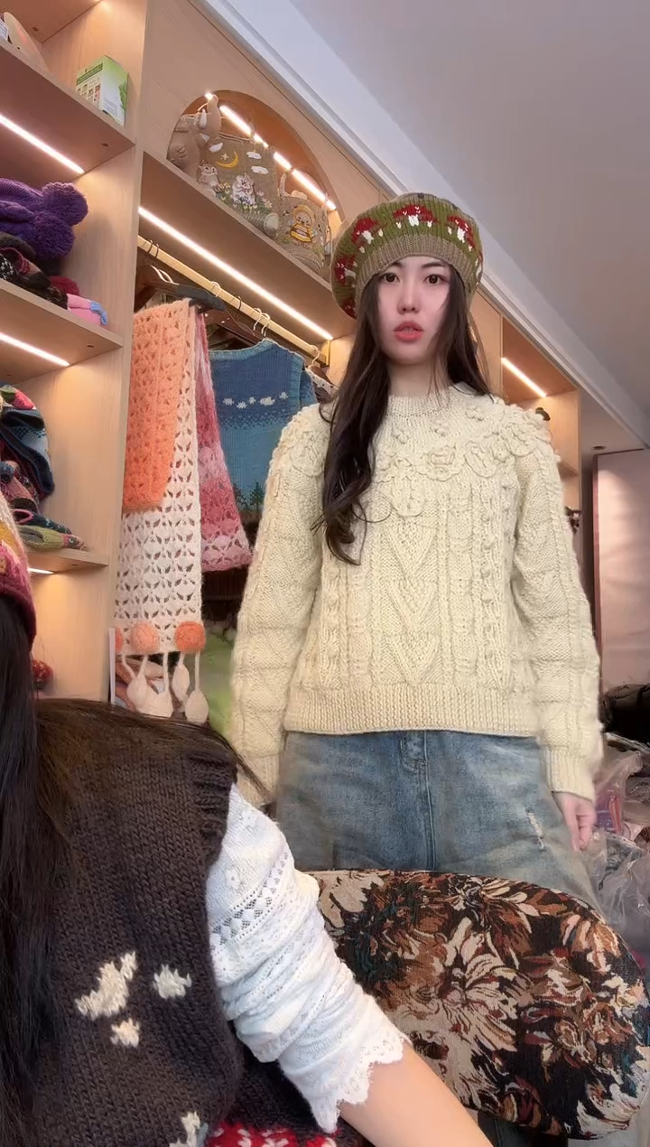 羊毛浅黄套头毛衣