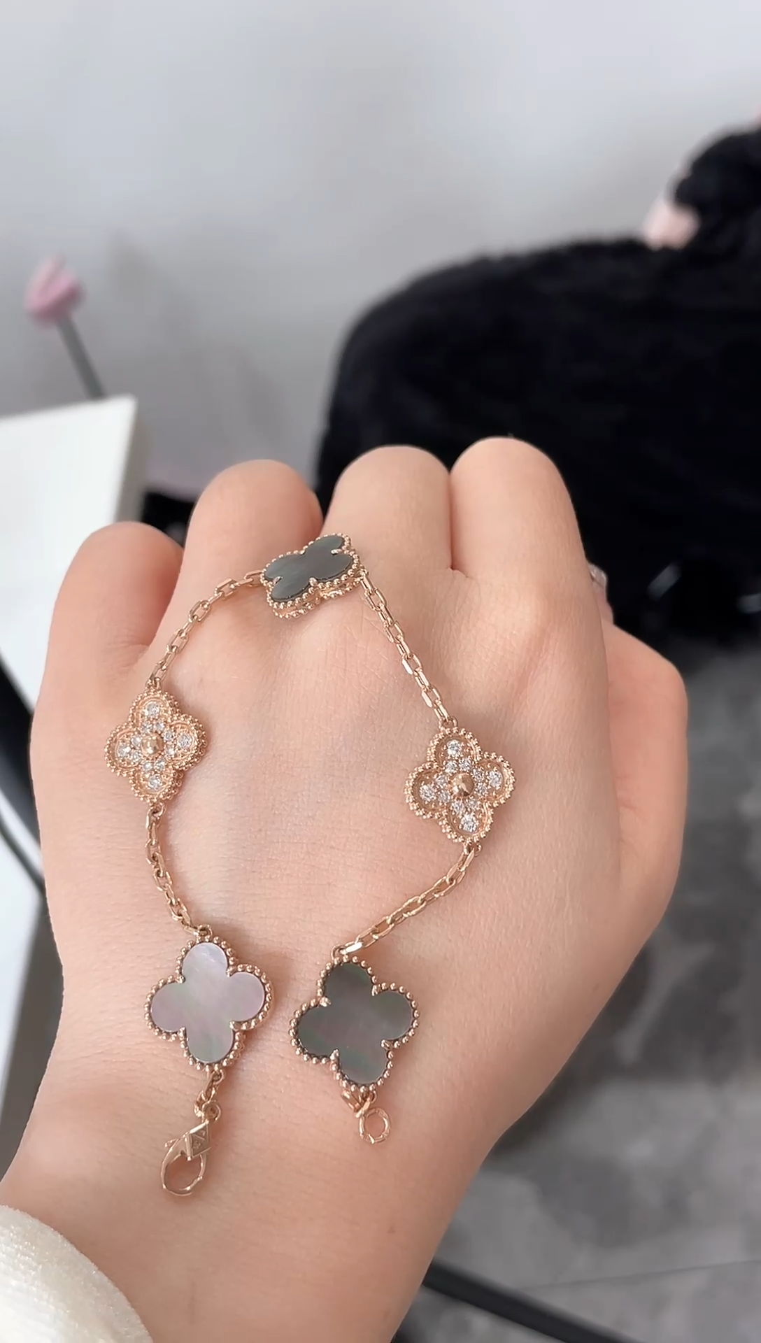 【闪购商品】钻石手链18K金镶嵌【kk珠宝】红灰五花手链