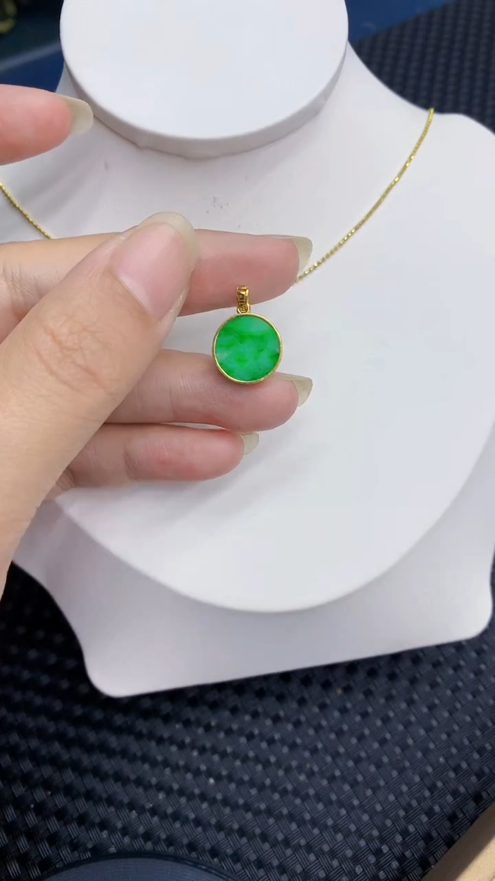 【闪购商品】翡翠颈饰18K金镶嵌            8