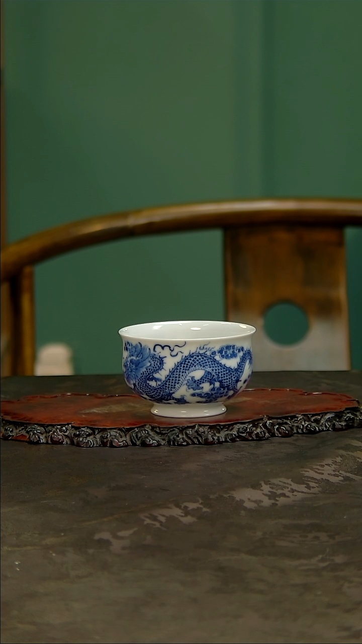 【闪购商品】青花手绘龙纹主人杯