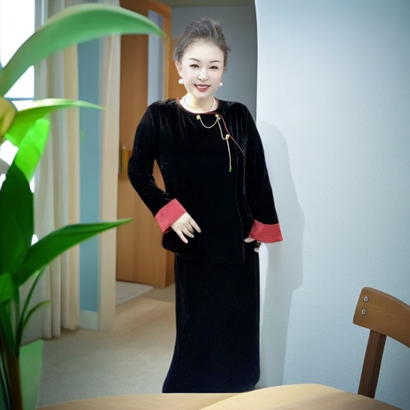 6656396丝绒圆领国风小衫