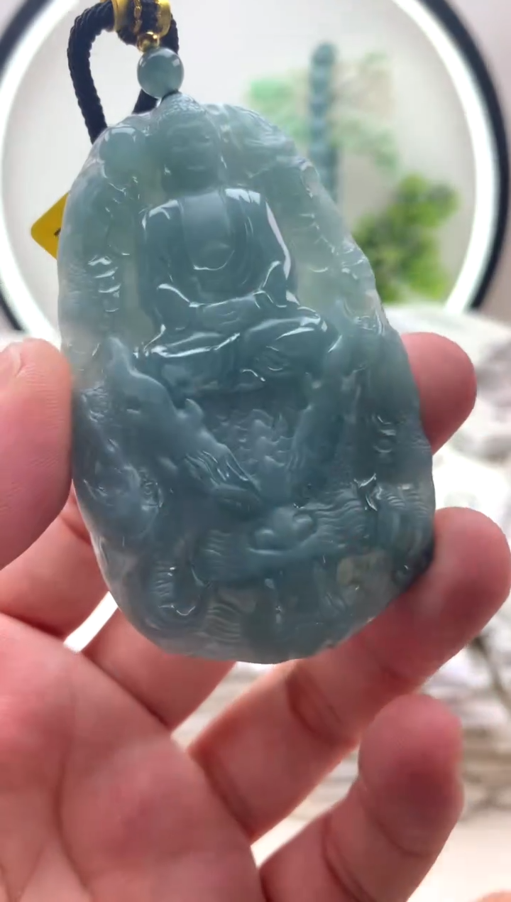 翡翠未镶嵌颈饰大日如来