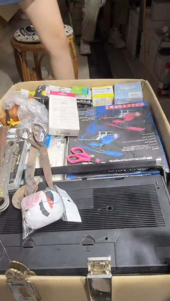 瓷片小**1  799中古商品，瑕疵品，不保好坏。