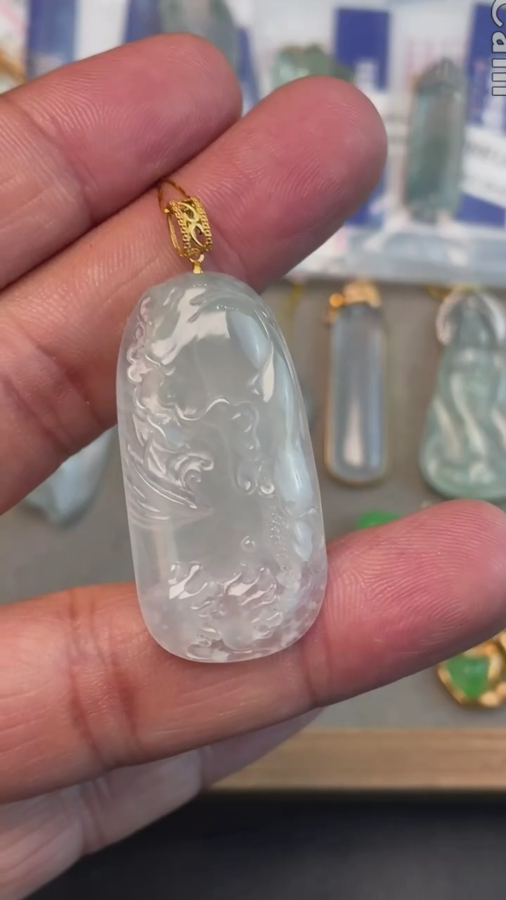 【闪购商品】翡翠吊坠(不含链)18K金镶嵌天然缅甸翡翠A货