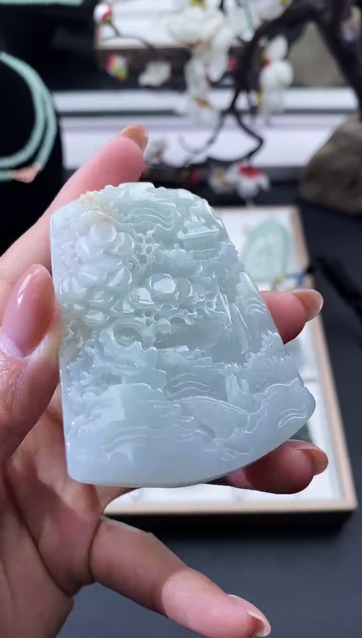 翡翠未镶嵌颈饰天然缅甸A货翡翠