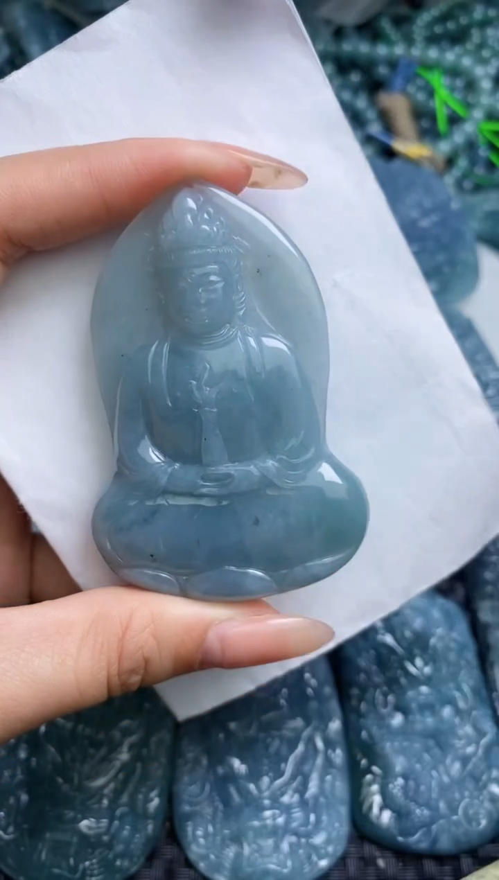 【闪购商品】翡翠颈饰未镶嵌          