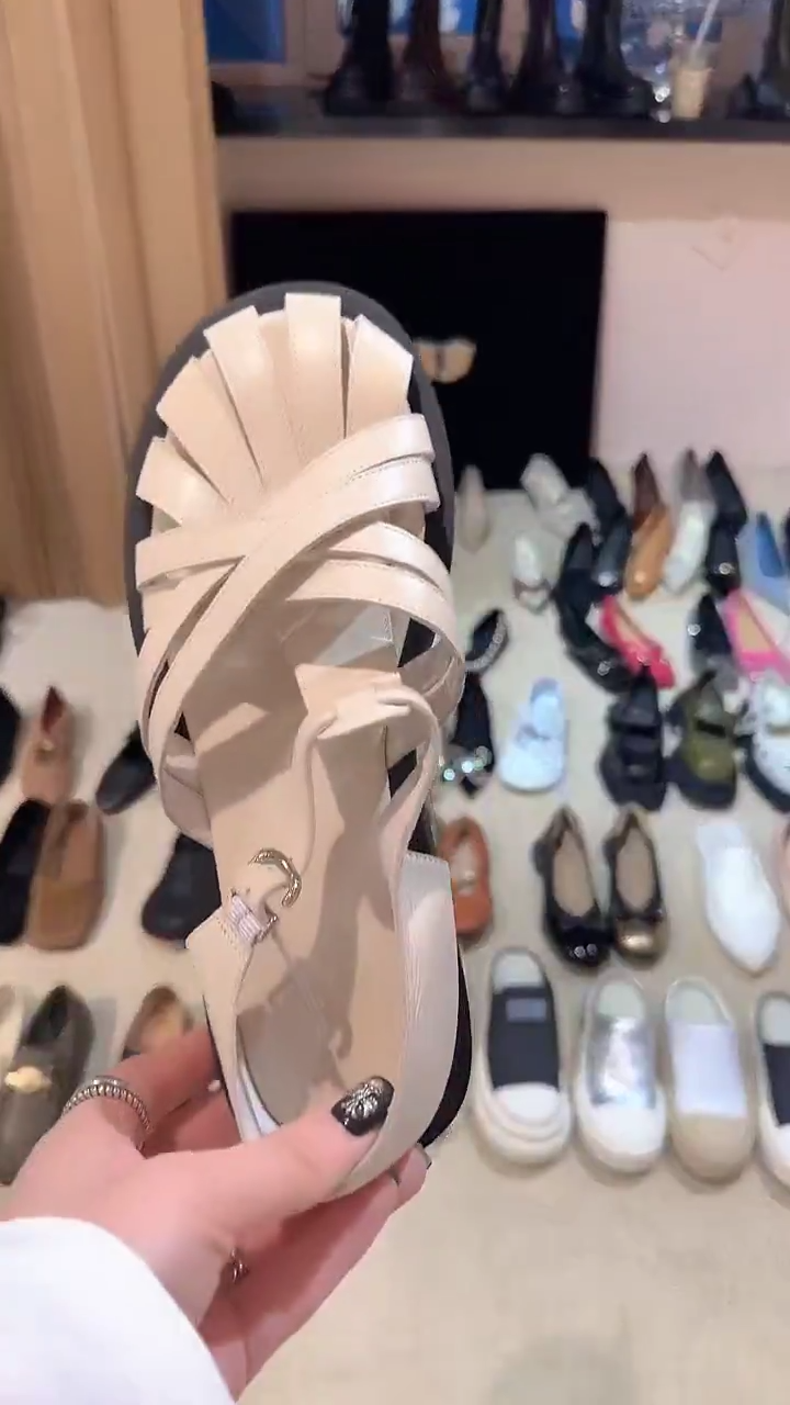 7127-胎牛米白39码