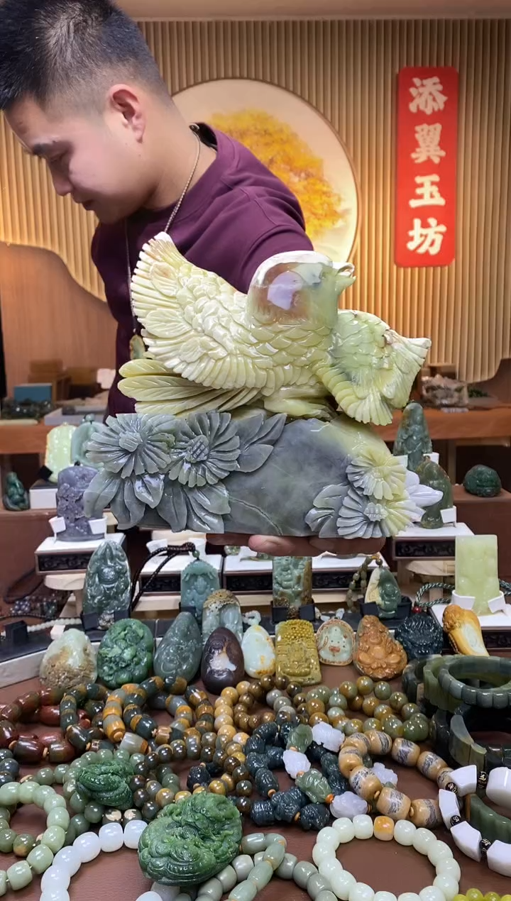 【闪购商品】蛇纹石玉小摆未镶嵌多样性随机发一