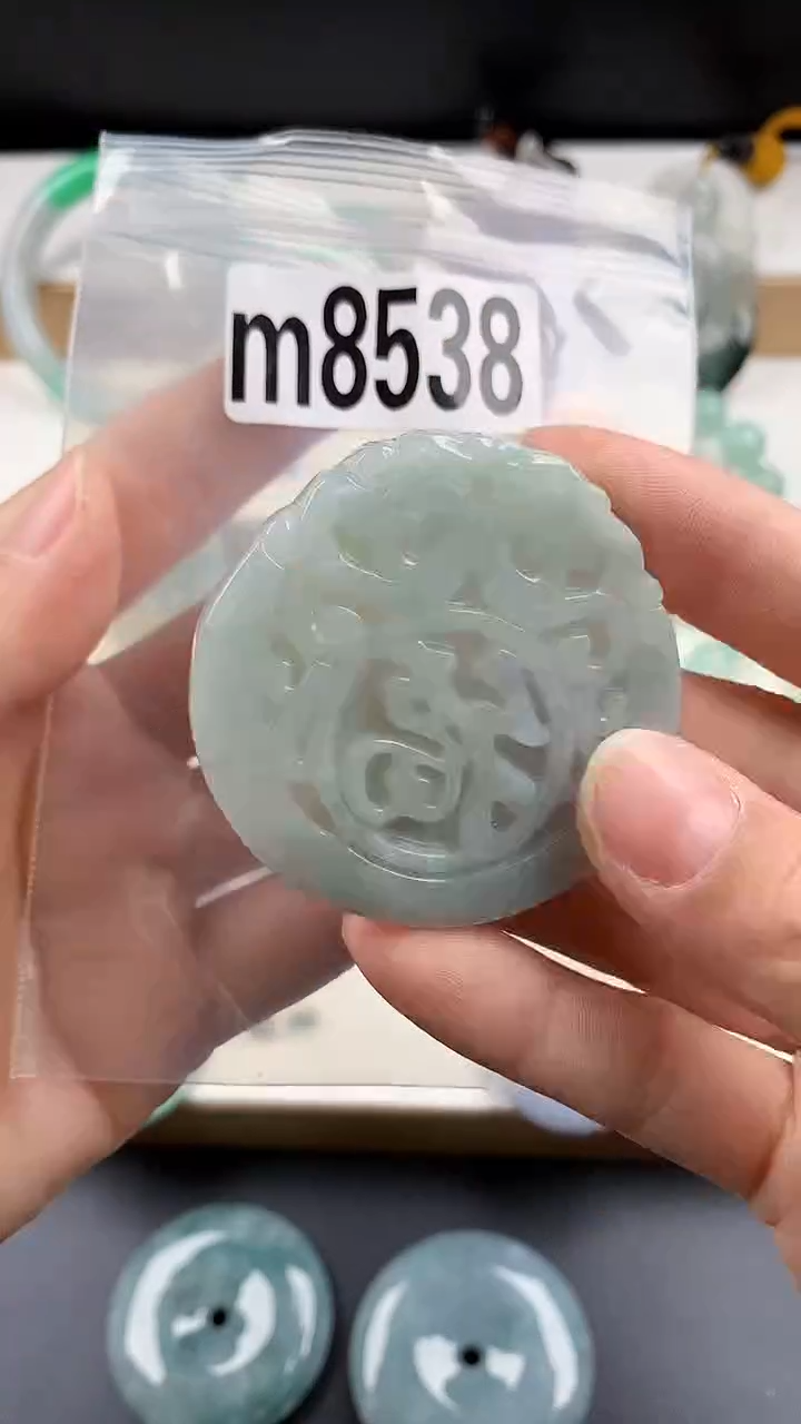 颈饰未镶嵌翡翠天然翡翠吊坠挂件