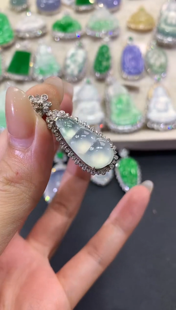 【闪购商品】翡翠吊坠(不含链)18K金镶嵌 q75        