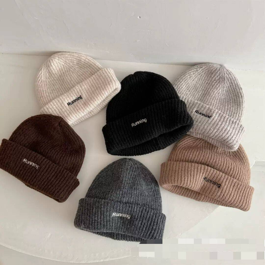 25DB555秋冬韩版男童女童字母针织套头帽中小童百搭保暖毛线帽子