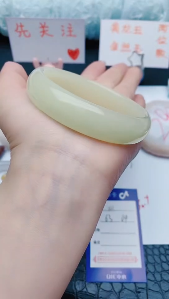 石英质玉手镯未镶嵌x21+63-64