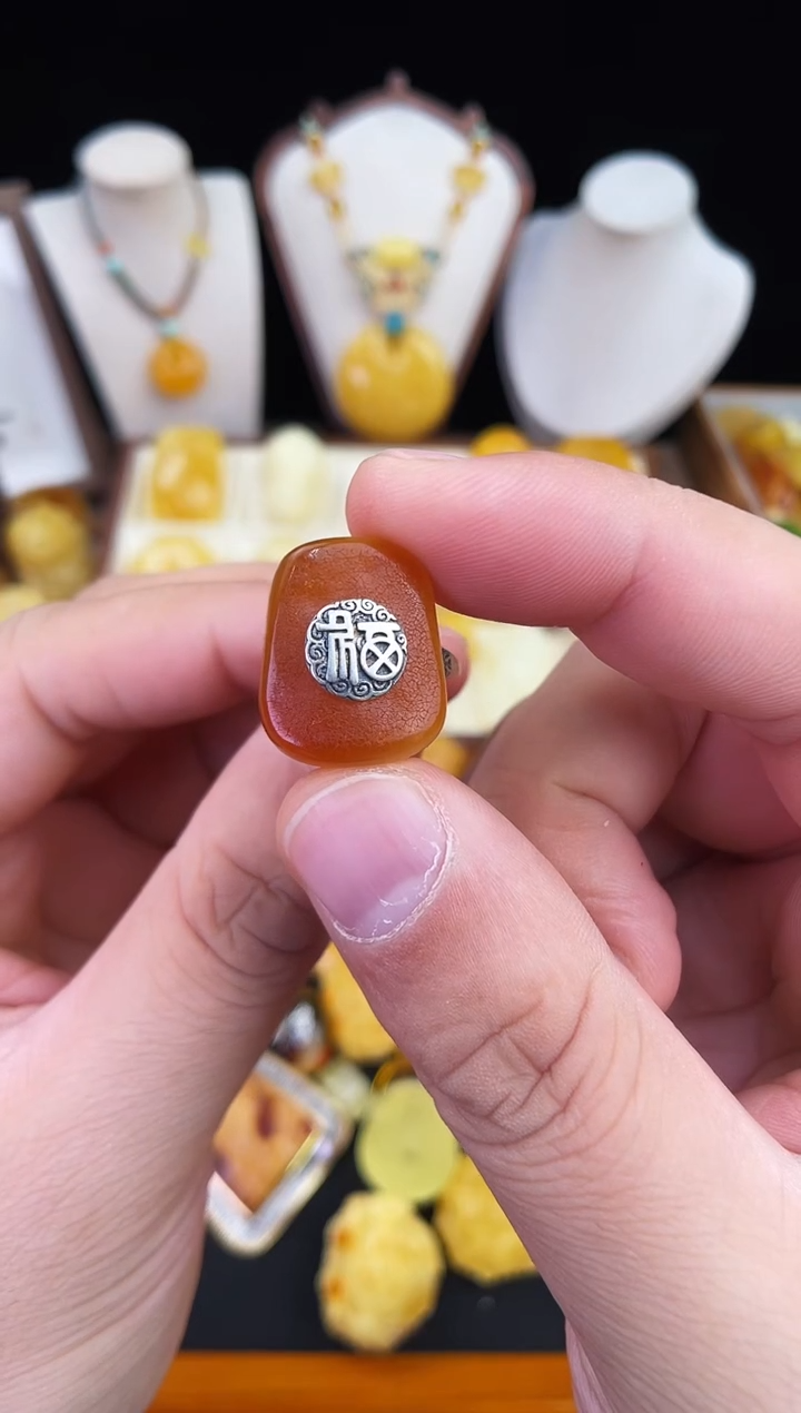 琥珀未镶嵌珠宝奇石柒月