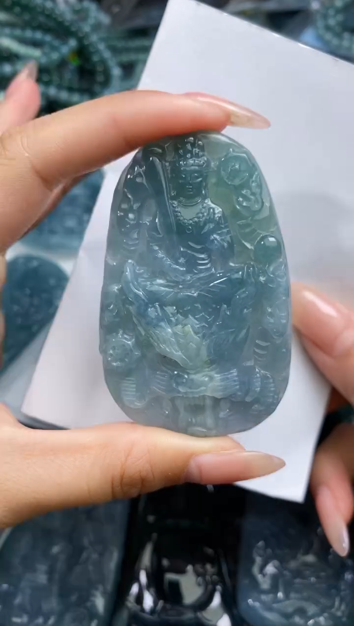 【闪购商品】翡翠颈饰未镶嵌          