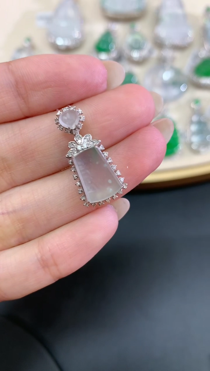 【闪购商品】翡翠吊坠(不含链)18K金镶嵌A613|3980