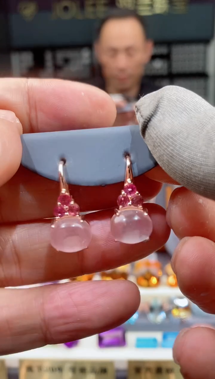 【闪购商品】芙蓉石耳钉银S925镶嵌芙蓉石耳钉