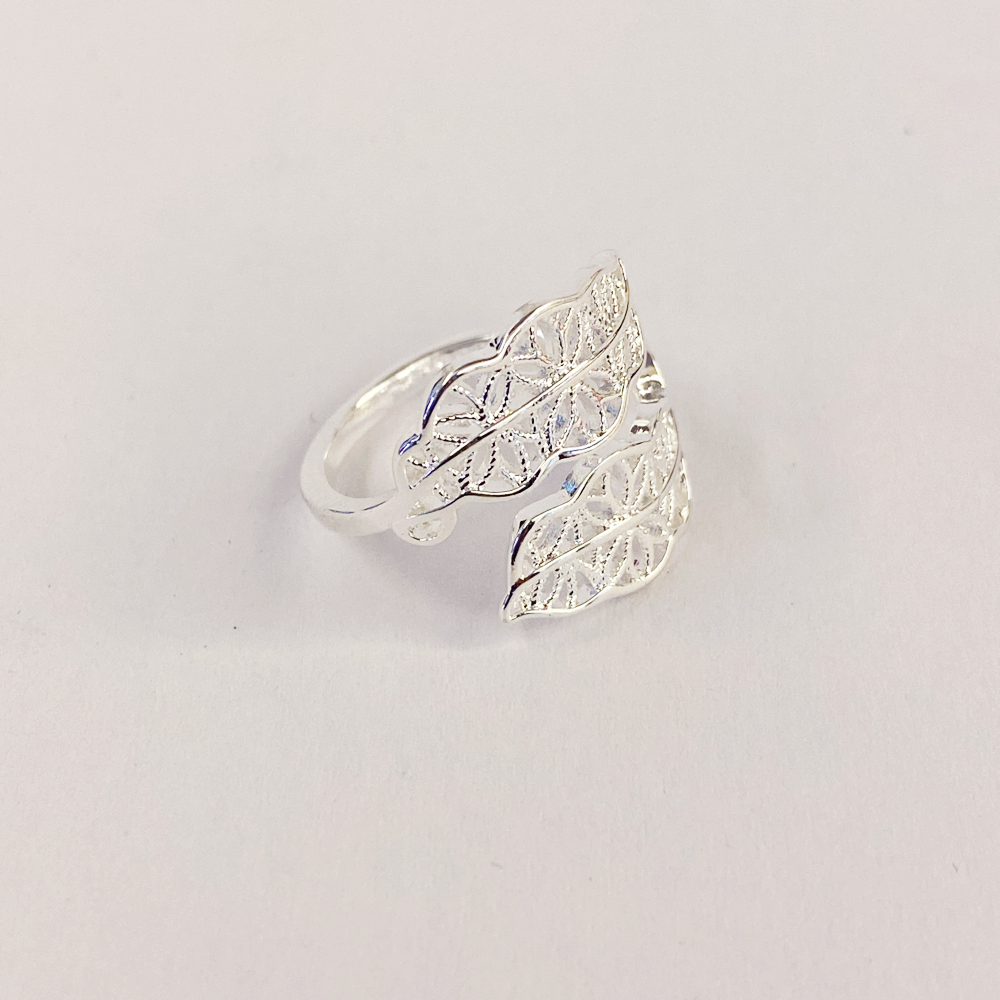   编号91 镂空树叶戒指 