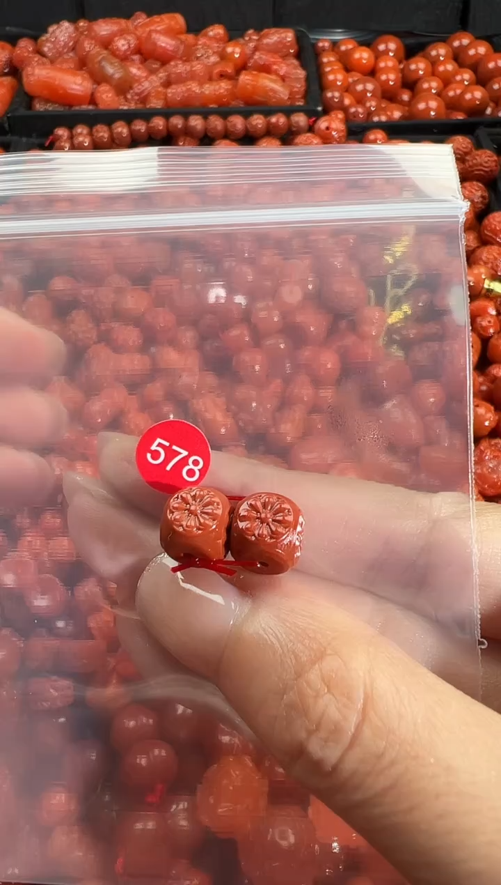 颈饰未镶嵌南红玛瑙1