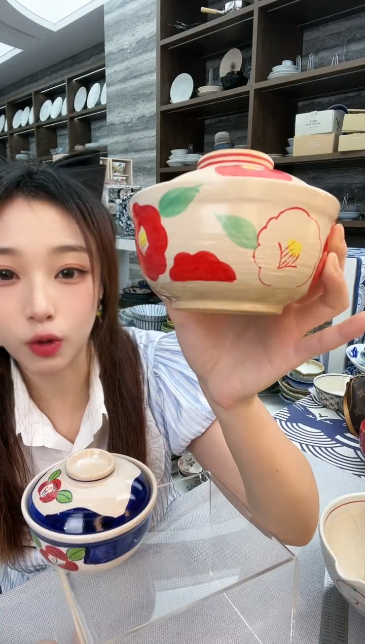 陶濑户烧手绘小花盖碗-红花