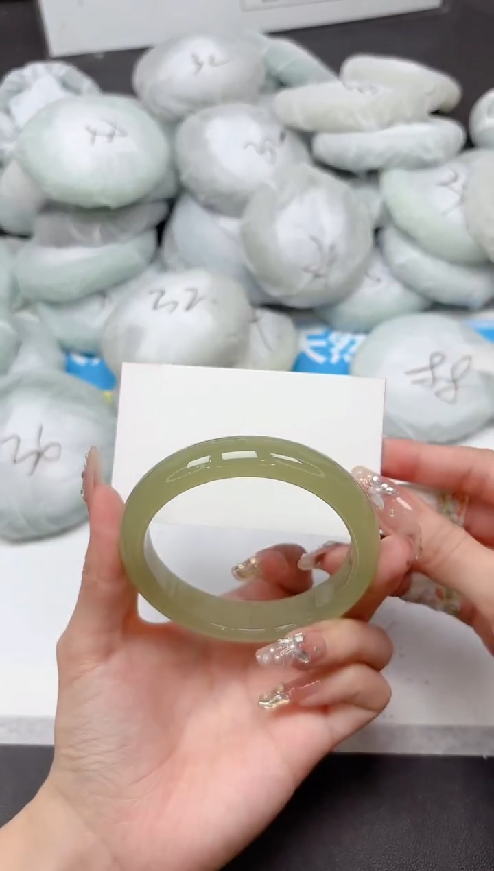 未镶嵌手镯石英质玉204-60.8