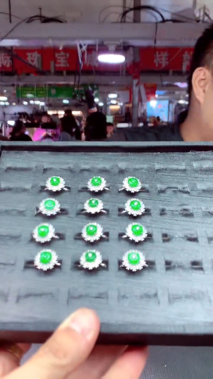 【闪购商品】定制翡翠未镶嵌多样性发货拍一发一