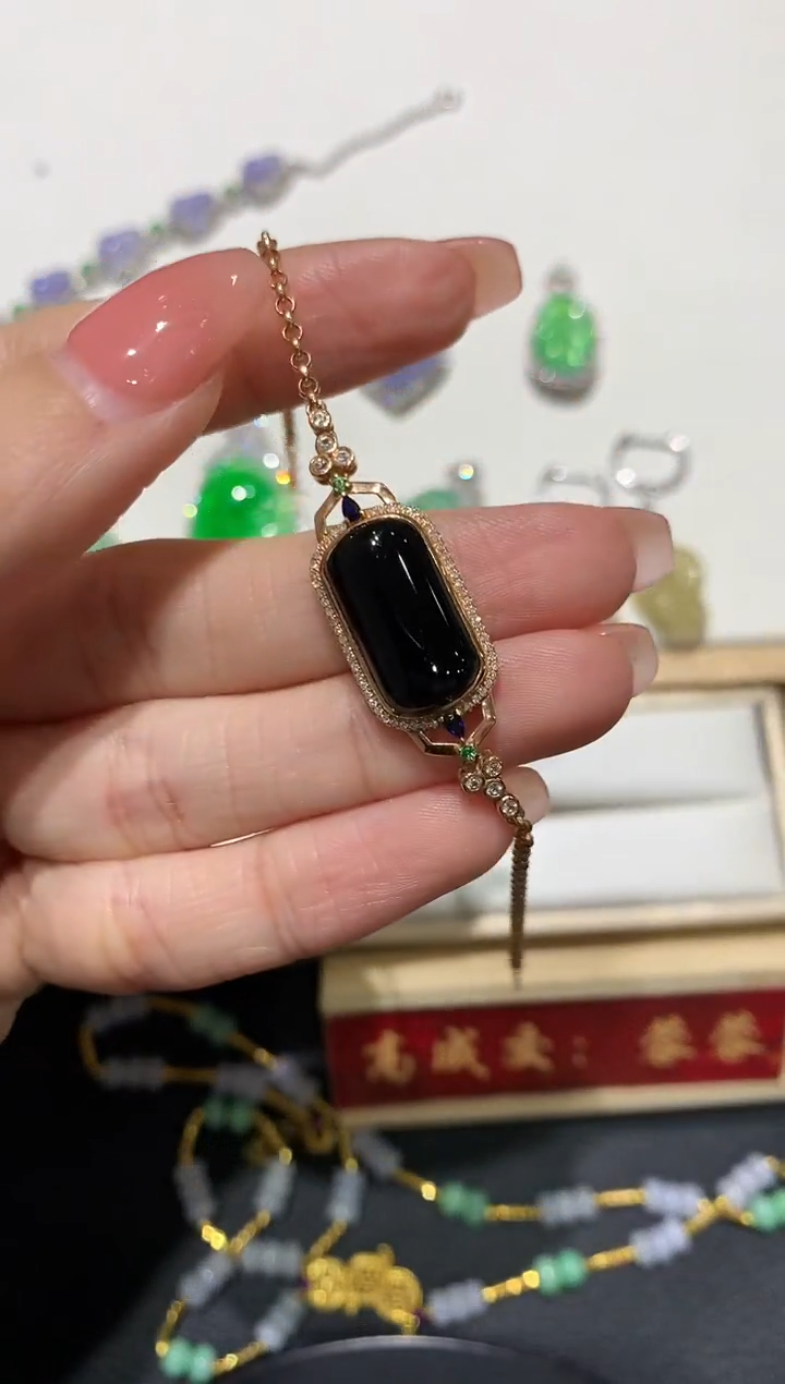 【闪购商品】翡翠吊坠(赠链)18K金镶嵌团购1