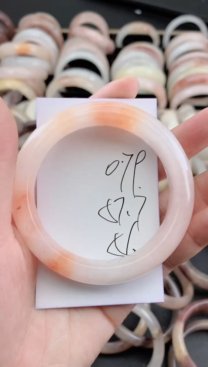 未镶嵌手镯石英质玉079