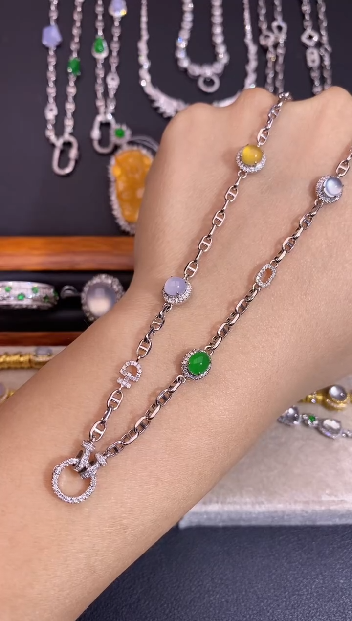 颈饰18K金镶嵌翡翠百搭链