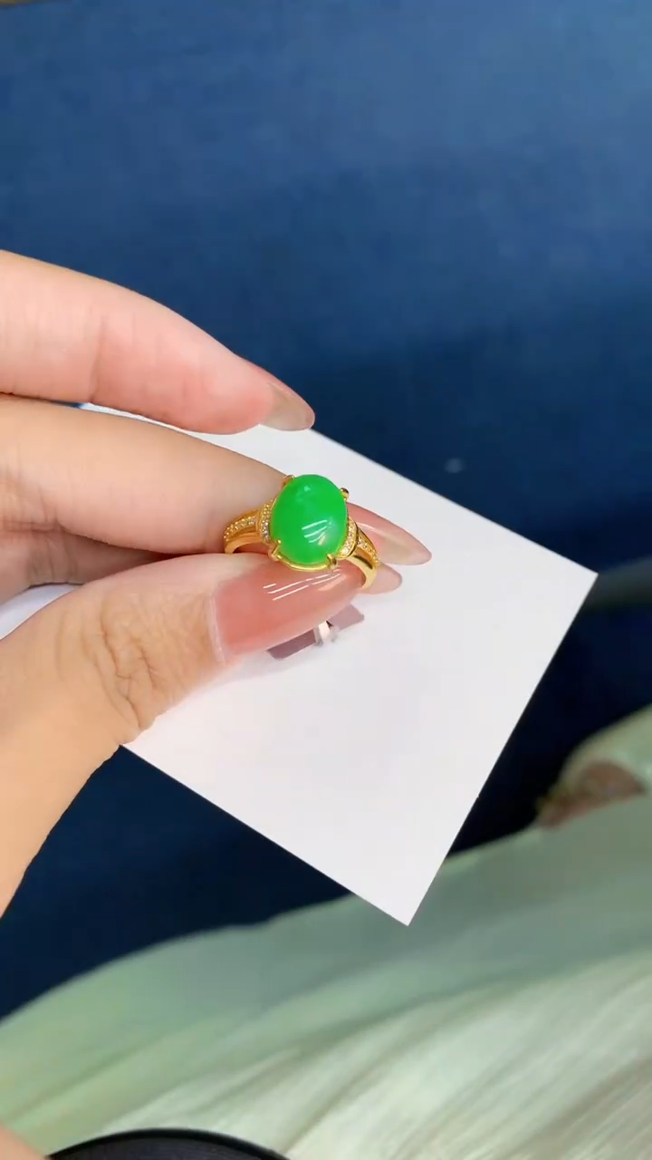 翡翠未镶嵌颈饰          1
