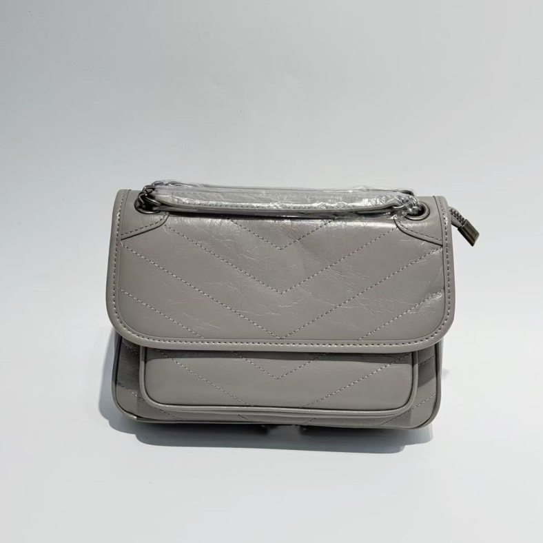 【初阳甄选】XKY-6124-灰色法式油蜡欧美风斜挎包斜跨流浪包