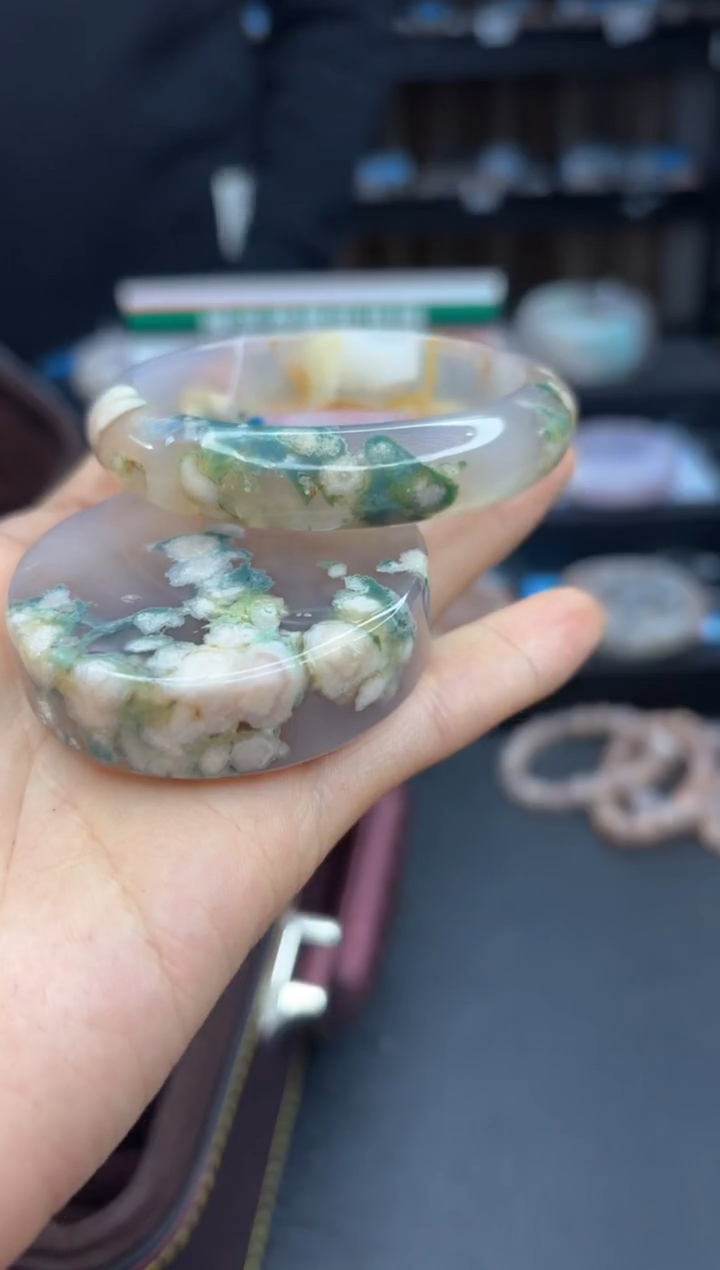 【闪购商品】石英质玉手镯未镶嵌563（55圈赠送镯心）