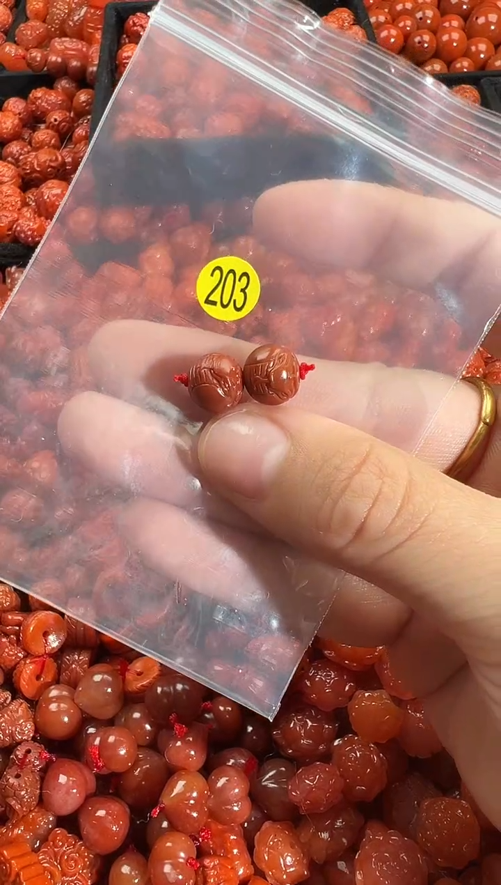 颈饰未镶嵌南红玛瑙1