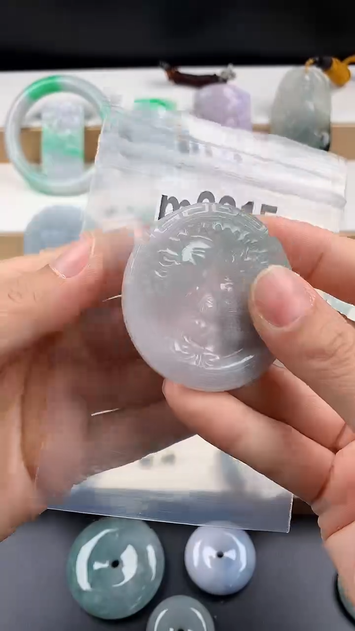 颈饰未镶嵌翡翠天然翡翠吊坠挂件