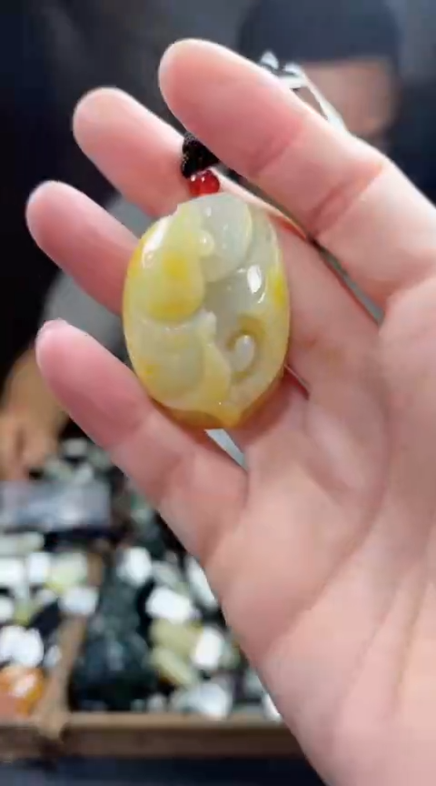 和田玉未镶嵌颈饰·