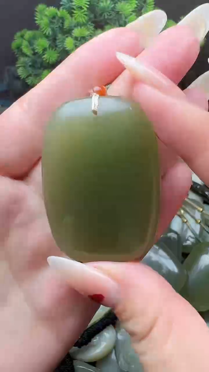 和田玉未镶嵌颈饰1