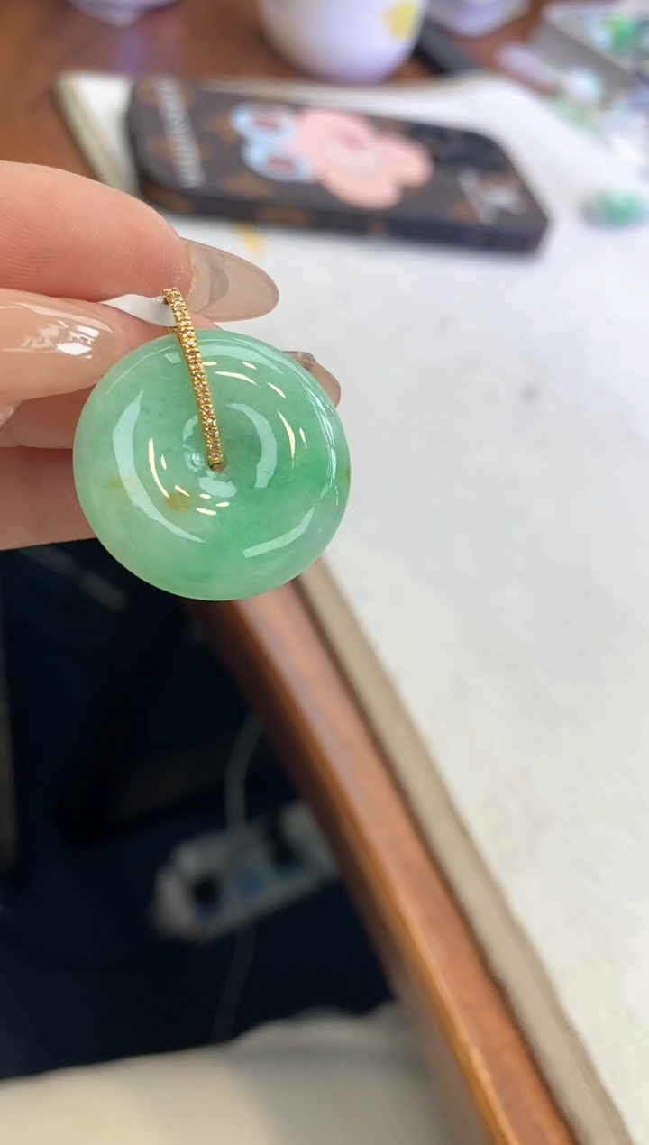 【闪购商品】翡翠颈饰18K金镶嵌平安扣