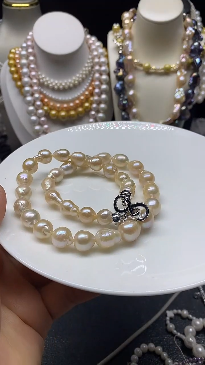颈饰未镶嵌淡水珍珠多人