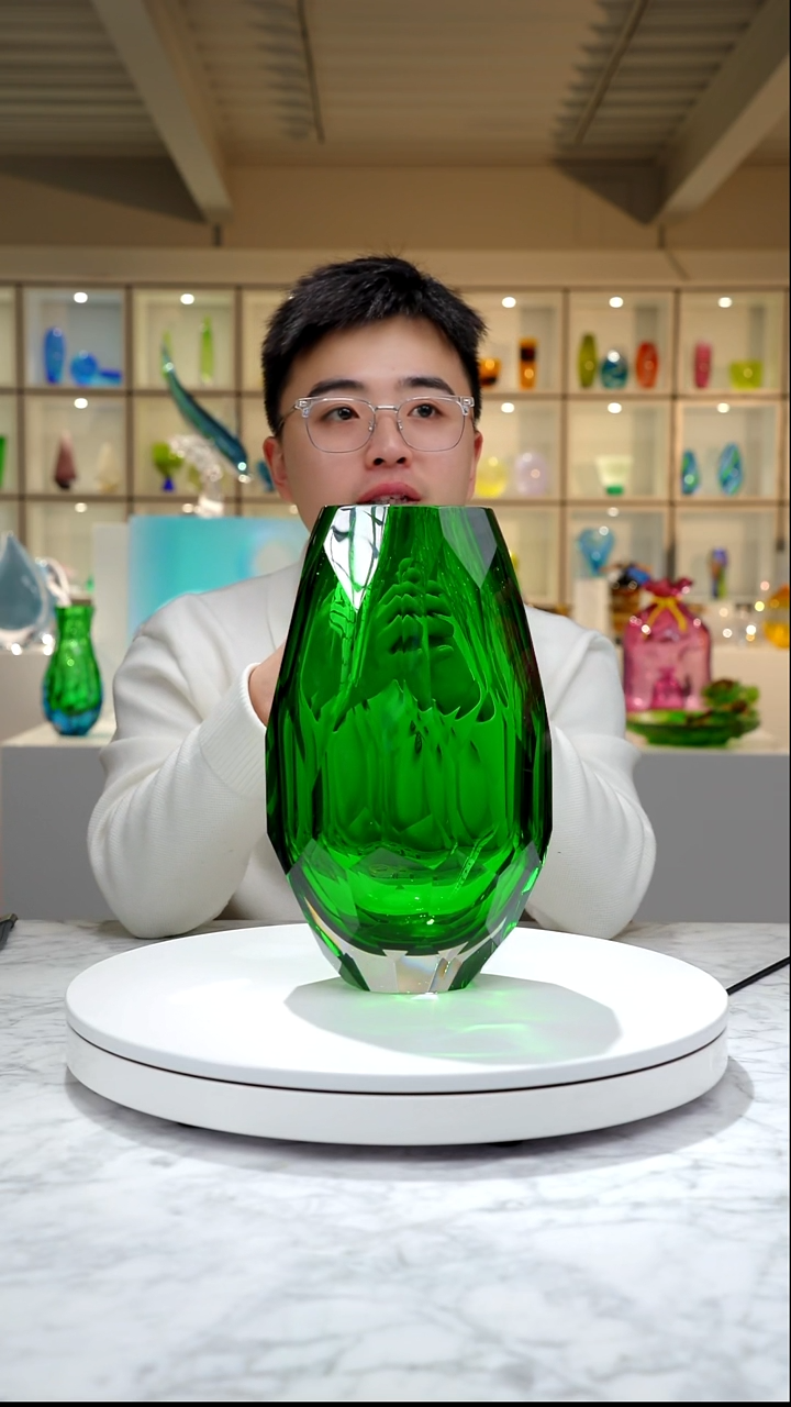 手工艺品琉璃小*祖母绿切面花器