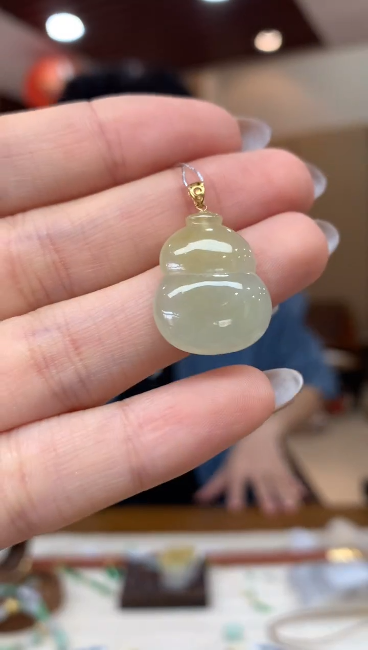 吊坠(不含链)18K金镶嵌翡翠葫芦