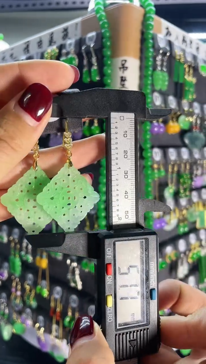 【闪购商品】翡翠耳饰银S925镶嵌28.....